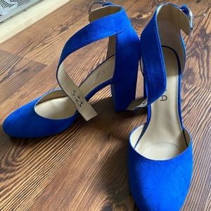 Super cool blue heels